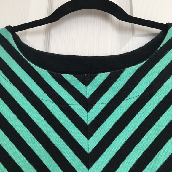 Croft and Borrow Women’s XXL Green Black Striped Short Sleeves  Top - Picture 2 of 10